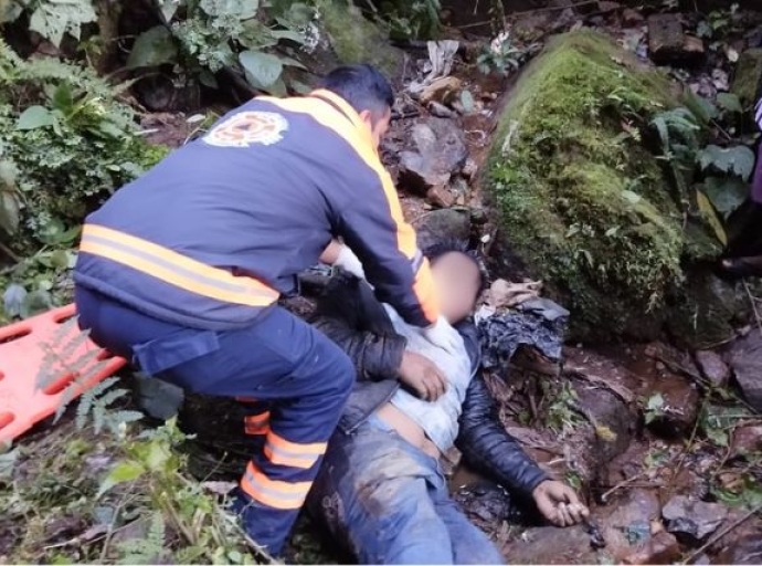 Tragedia en Chignautla: Hombre pierde la vida tras caer a un barranco