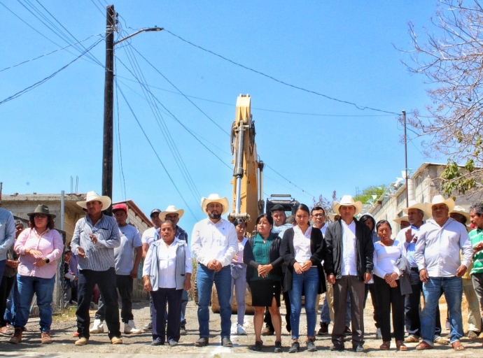 Avanza la transformación en San Pedro Ixhutepec con obras integrales
