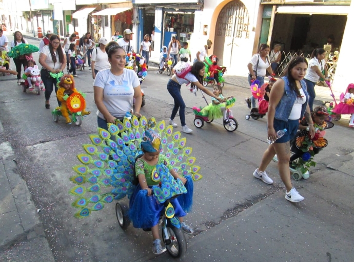 Izúcar de Matamoros se viste de colores para celebrar la Primavera 2024