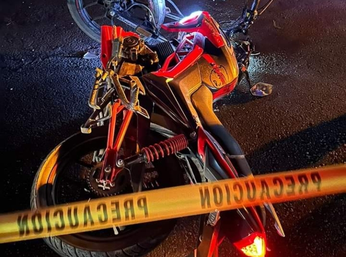 Motociclista de 13 años muere tras impactar contra patrulla estatal