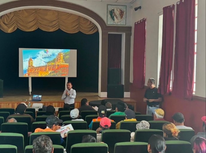 Ayuntamiento de Atlixco capacita a "franeleros" para mejorar la experiencia turística