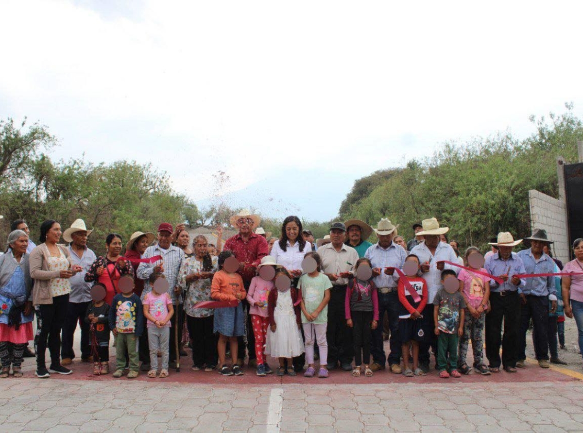 Ariadna Ayala se Reintegra a sus Actividades de Presidenta Municipal Inaugurando Obras con Sentido Social