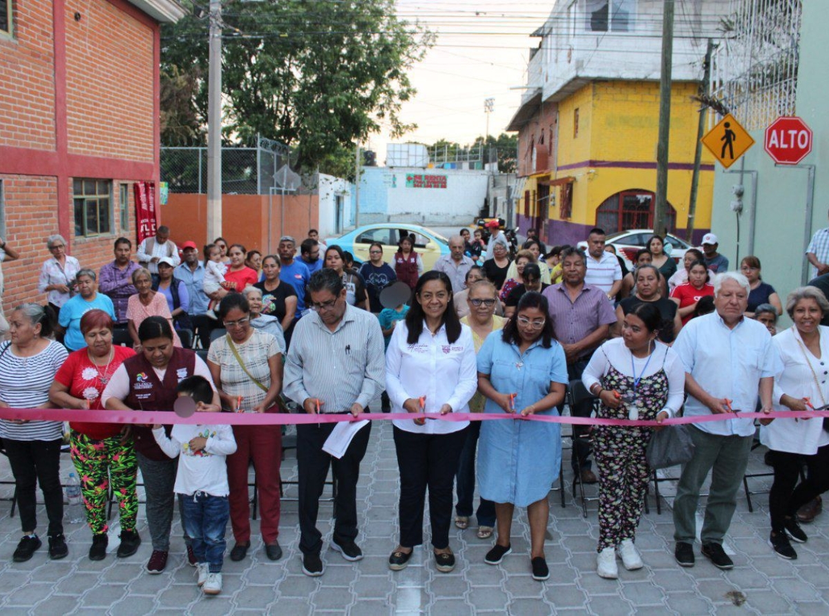 Ariadna Ayala lleva obra con sentido social a la junta auxiliar de Metepec