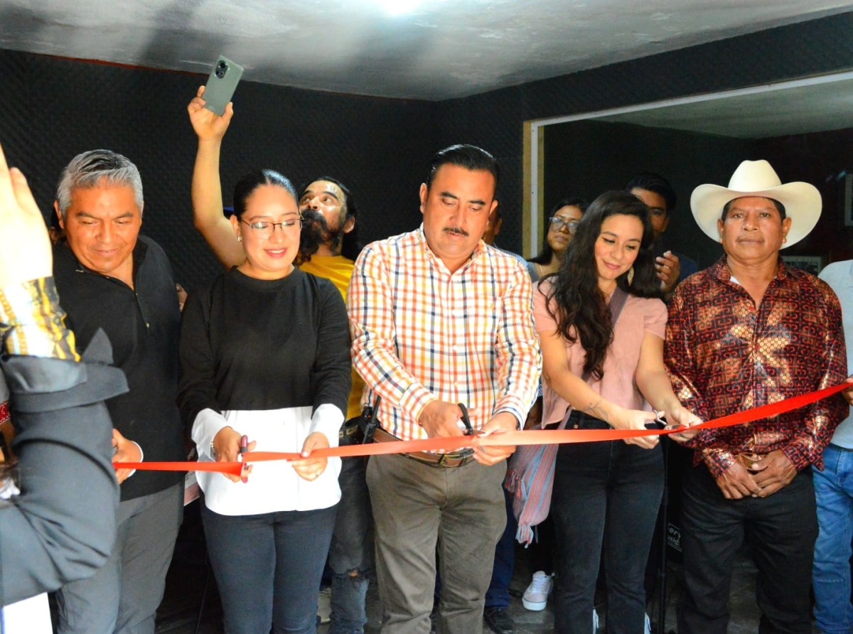 Inauguran estudio de grabación en Huaquechula