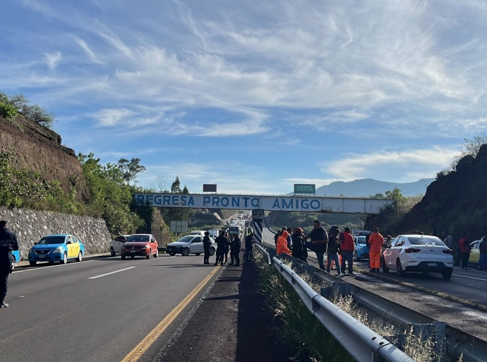 En violento asalto, asesinan a taxista en Atlixco