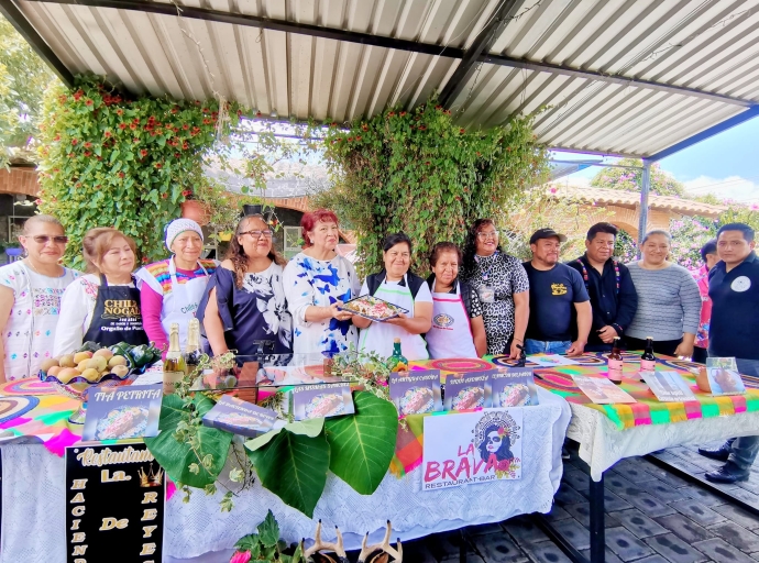 Robo de Ingredientes afecta la producción de Chiles en Nogada en San Andrés Calpan