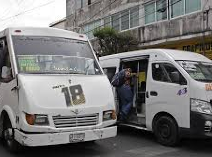 Gobernador de Puebla descarta aumento en tarifas del transporte público hasta final de su mandato