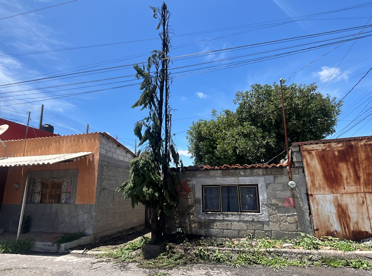 Cortocircuito en Atlixco deja sin luz a varias familias; culpan a CFE