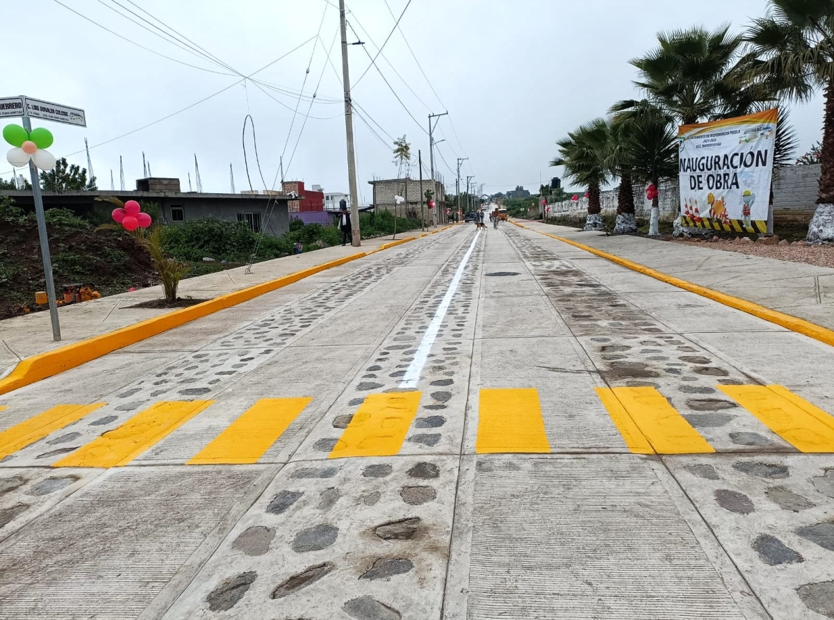 Inauguran calle Luis Donaldo Colosio en San Juan Amecac con inversión de 3 millones de pesos