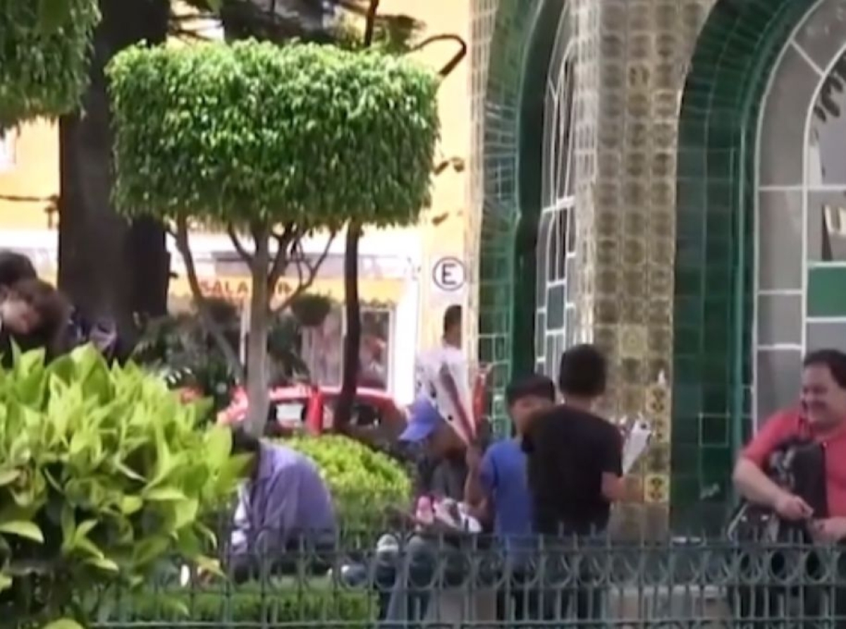 Aumenta número de niños vendedores en el zócalo de Atlixco