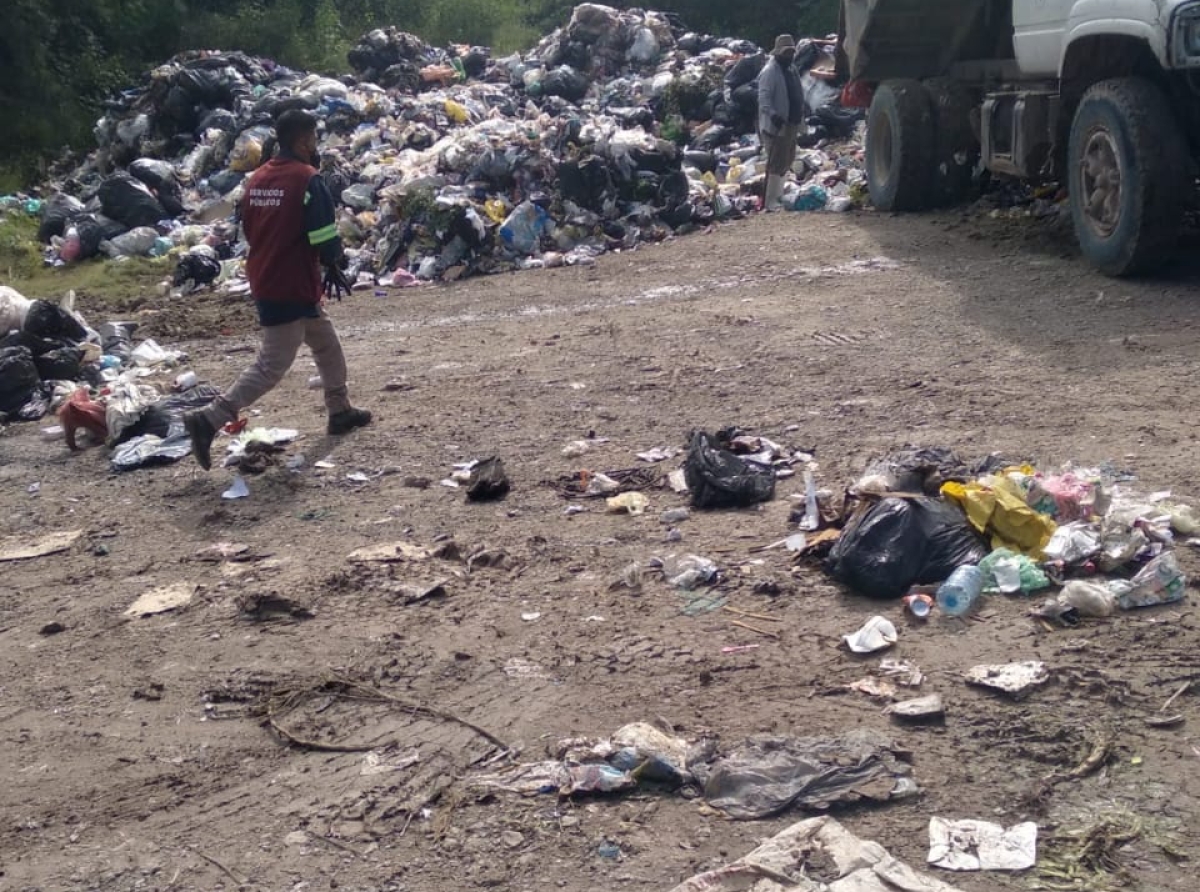 En tiraderos clandestinos arroja Izúcar sus desechos 