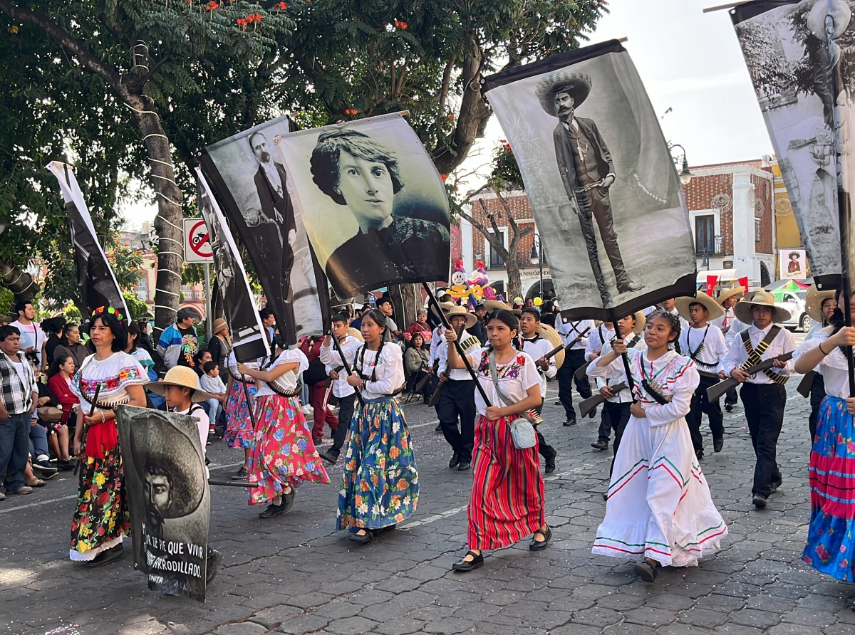 Atlixco celebra el aniversario de la Revolución Mexicana con un desfile multitudinario