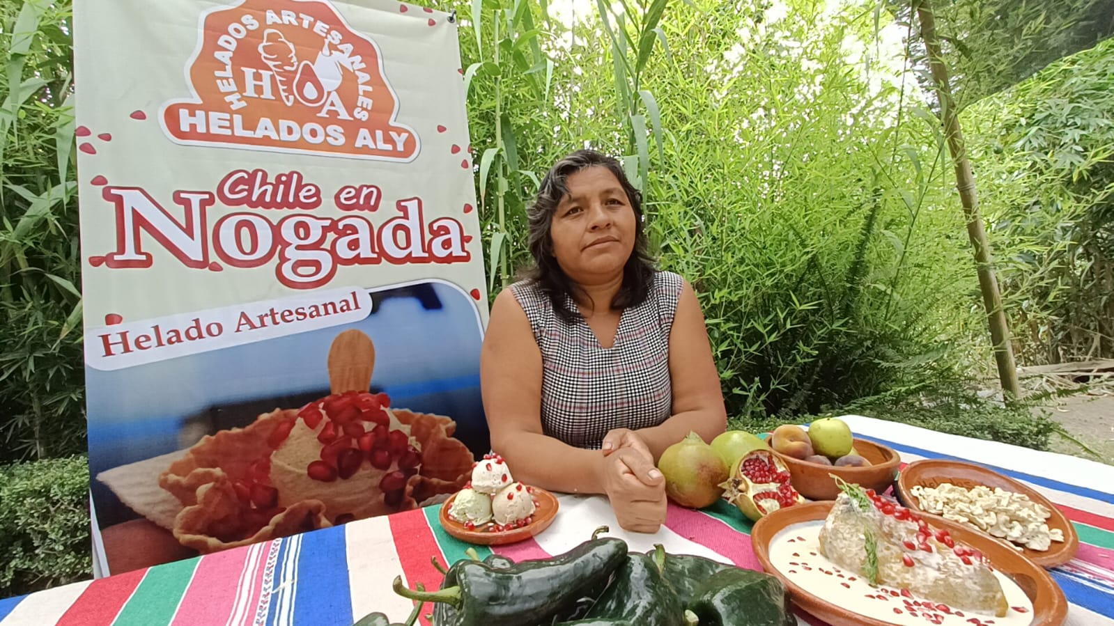 Inicia la venta de Chiles en Nogada y helados Aly en Tochimilco