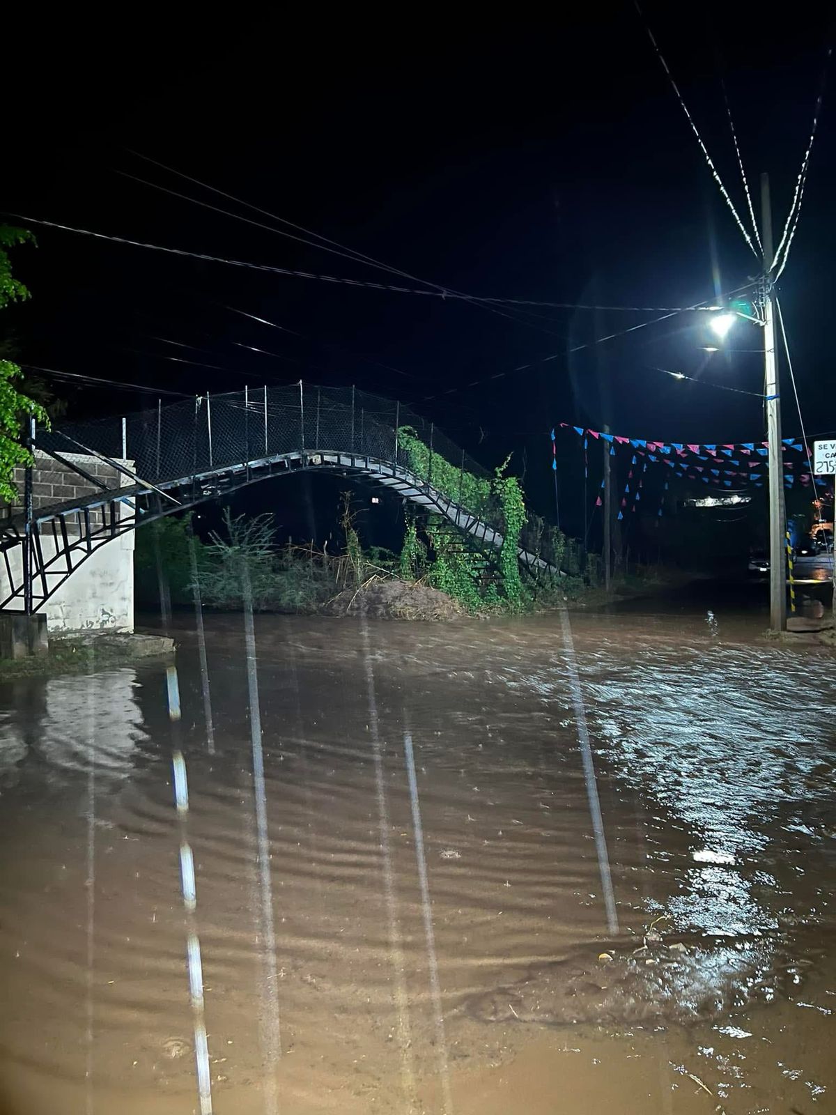 Fuertes lluvias en Piaxtla e Izúcar provocan afectaciones viales