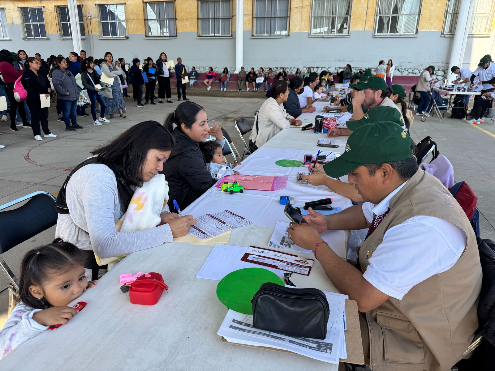 Entrega de Becas Rita Cetina inicia en la Melchor Ocampo en Atlixco