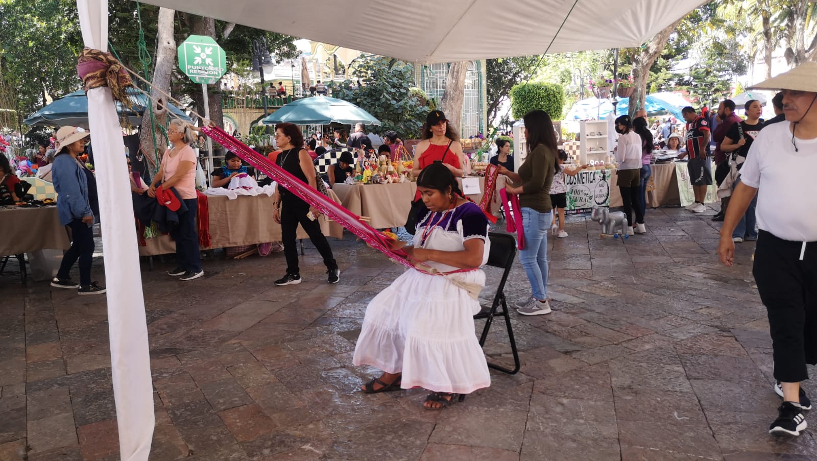 Realizan con éxito el primer festival artesanal «Temachij Cihuatl» en Atlixco