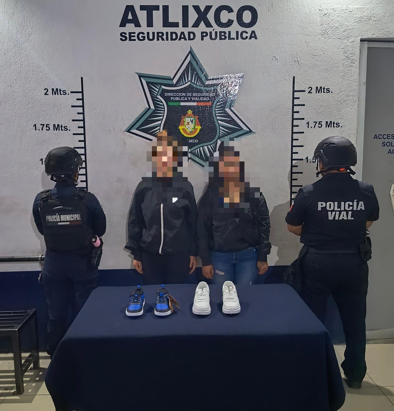 Policía de Atlixco frustra robo en zapatería y detiene a dos mujeres