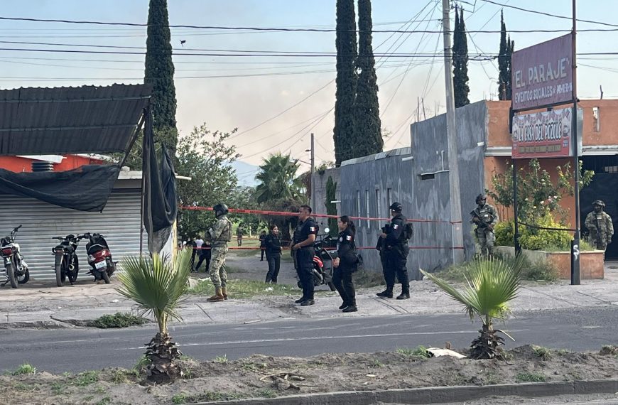 Ejecutan a balazos a un hombre en campo deportivo de Izúcar de Matamoros