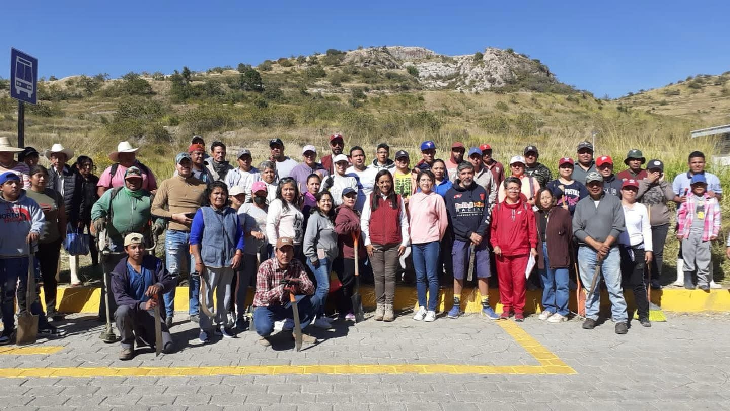 Ariadna Ayala, presidenta municipal, refuerza las faenas por un Atlixco limpio y seguro.