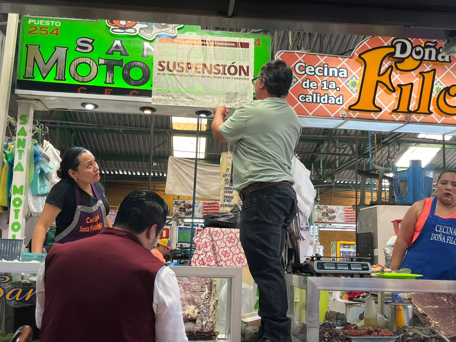Profeco inspecciona y clausura puestos de Cecina en Atlixco