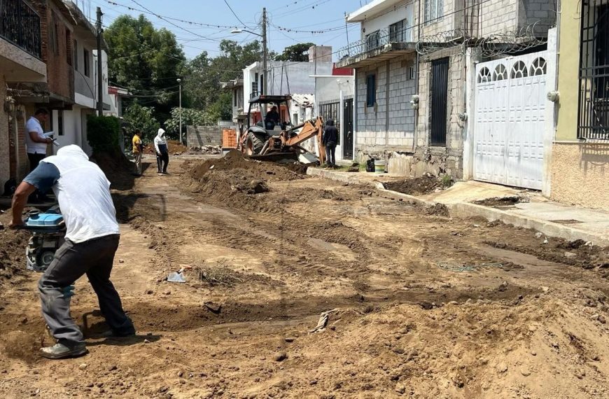Arranca nueva obra en Metepec; rehabilitarán calle Industria Sur
