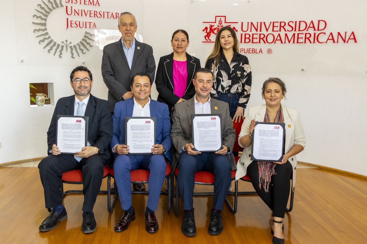 “Sigamos construyendo”: IBERO Puebla firma convenio con San Martín Texmelucan