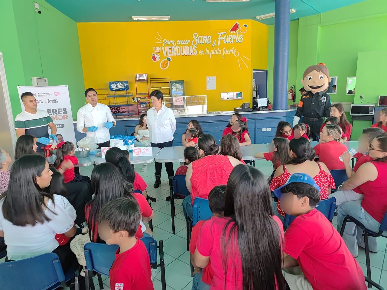 Voluntariado de la SADR participa en jornada por el día de las madres