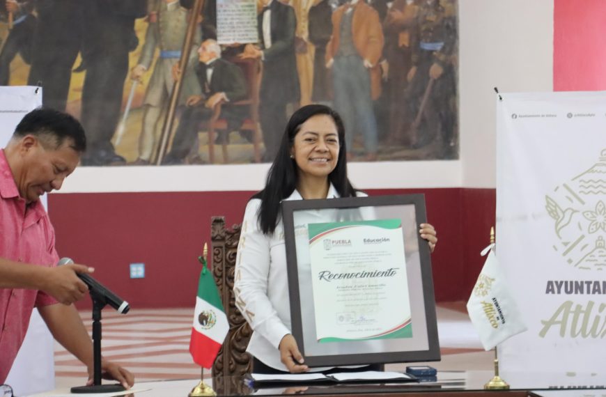 Maestros de Educación Física reconocen a Ariadna Ayala por su impulso al deporte escolar