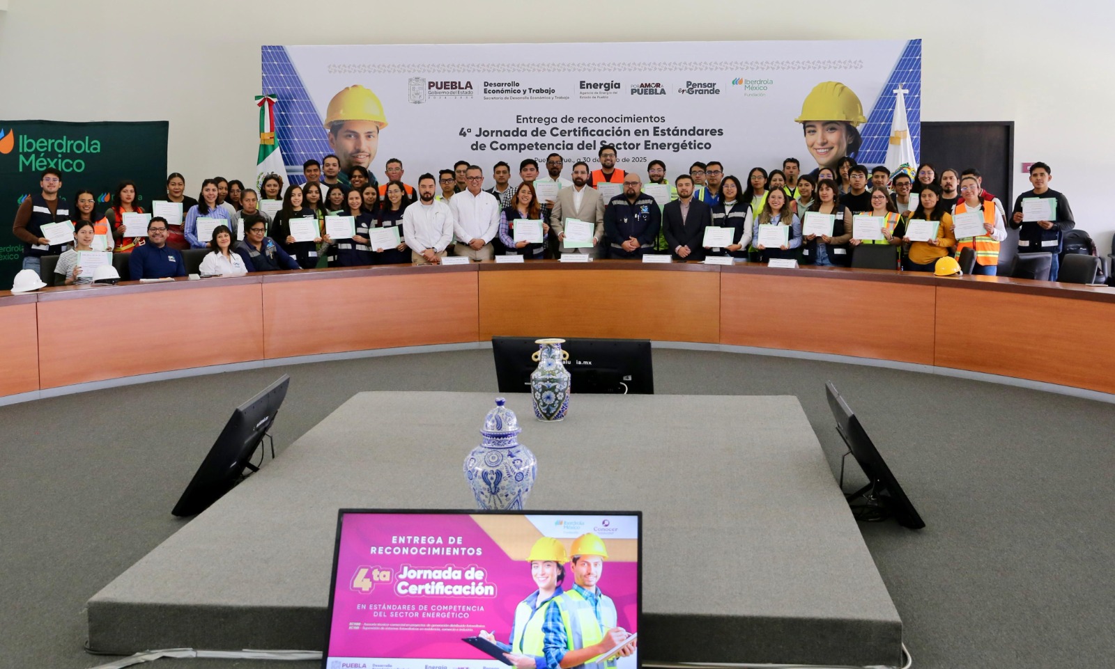 Puebla avanza en el sector energético con talento certificado
