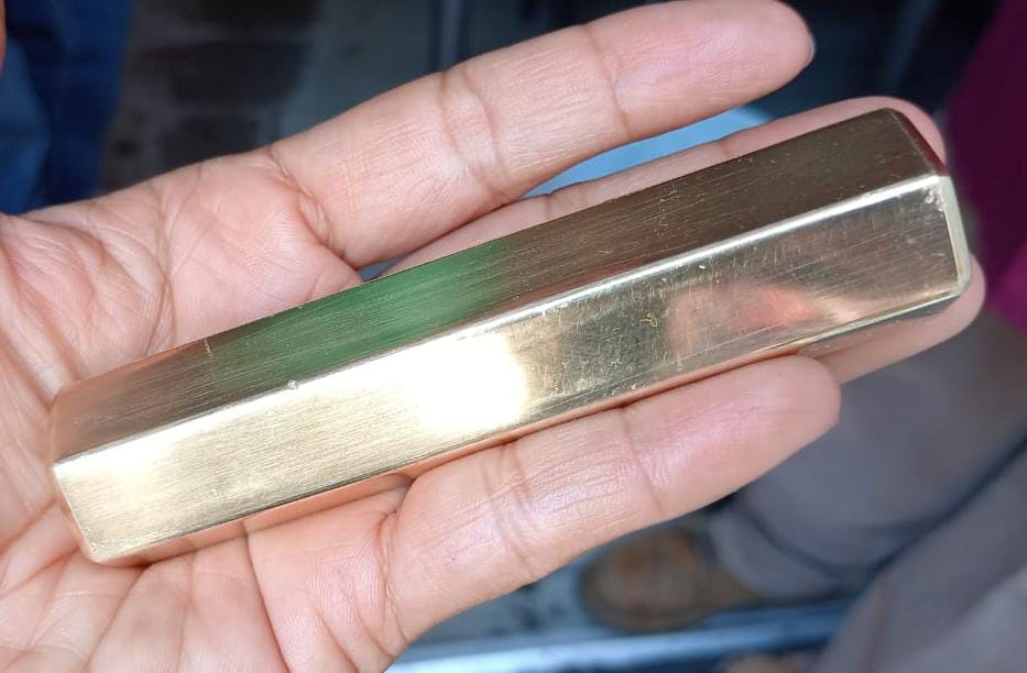 Campesino es defraudado con supuesto lingote de oro en Texmelucan