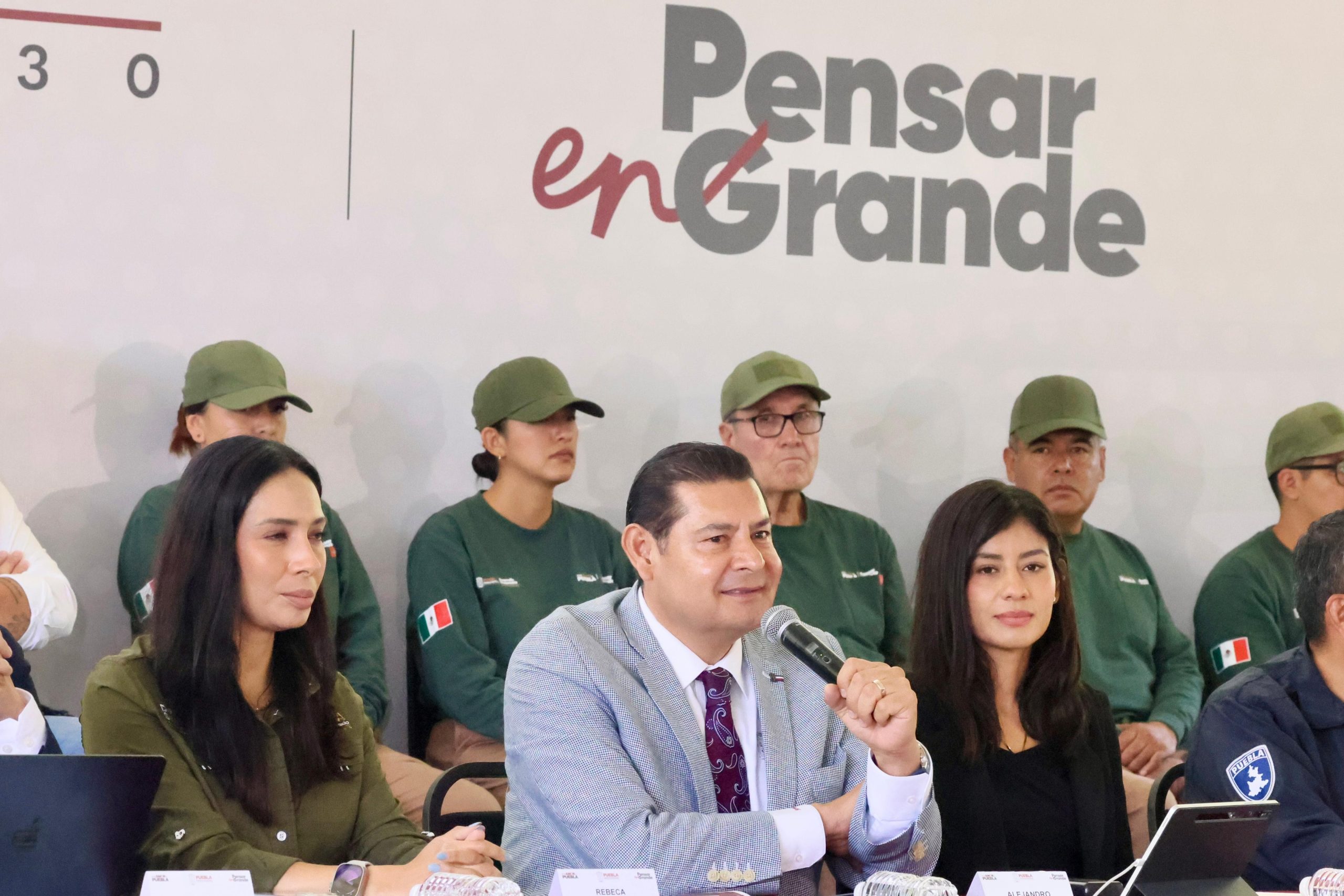 Gobernador Armenta instruye a anticorrupción retome carpetas de investigación del teleférico, museo Barroco y banco Accendo